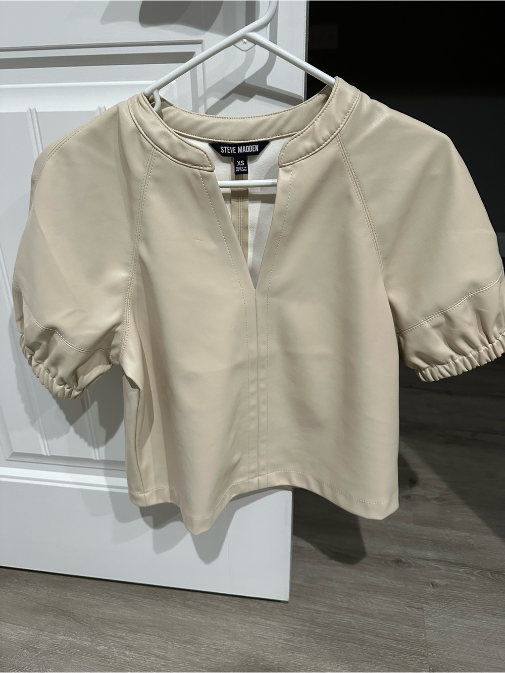 Steve Madden Cream Puff-Sleeve V-Slit Top